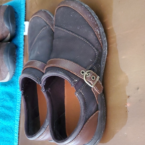 Two pair Merrell clog/mules - Picture 2 of 10